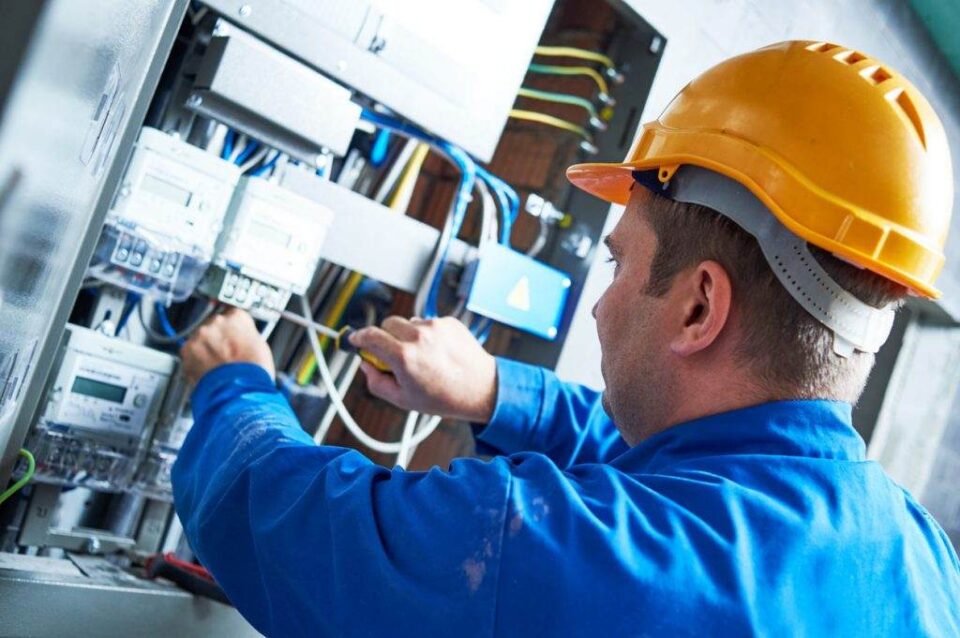 Electricity Connections & Disconnections When Moving
