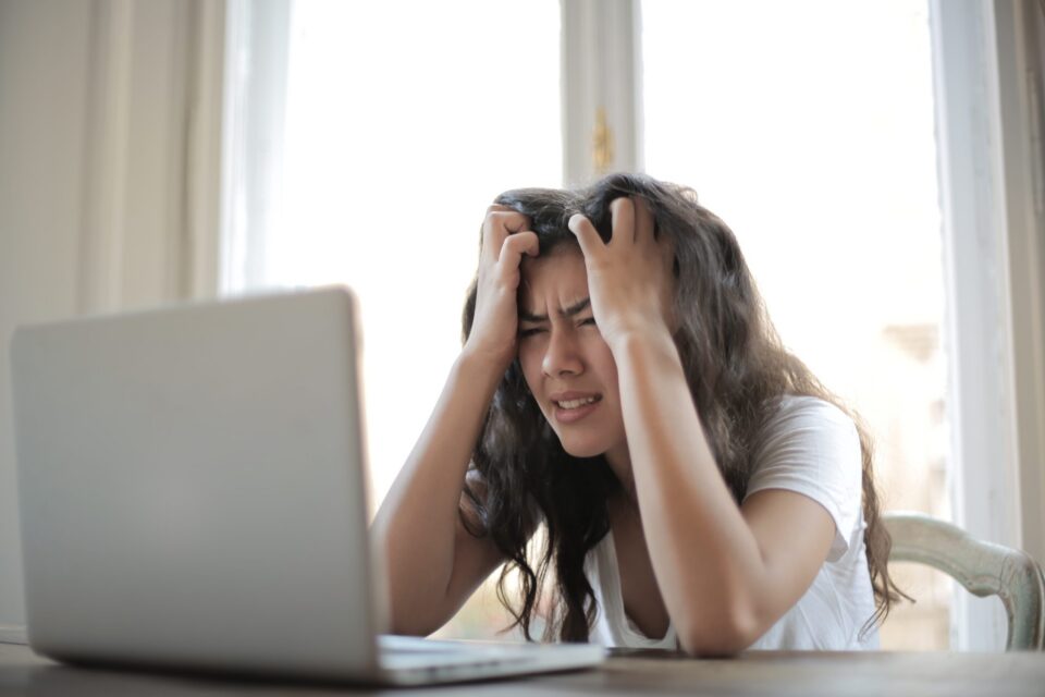 how-do-I-troubleshoot-electricity-bills-online